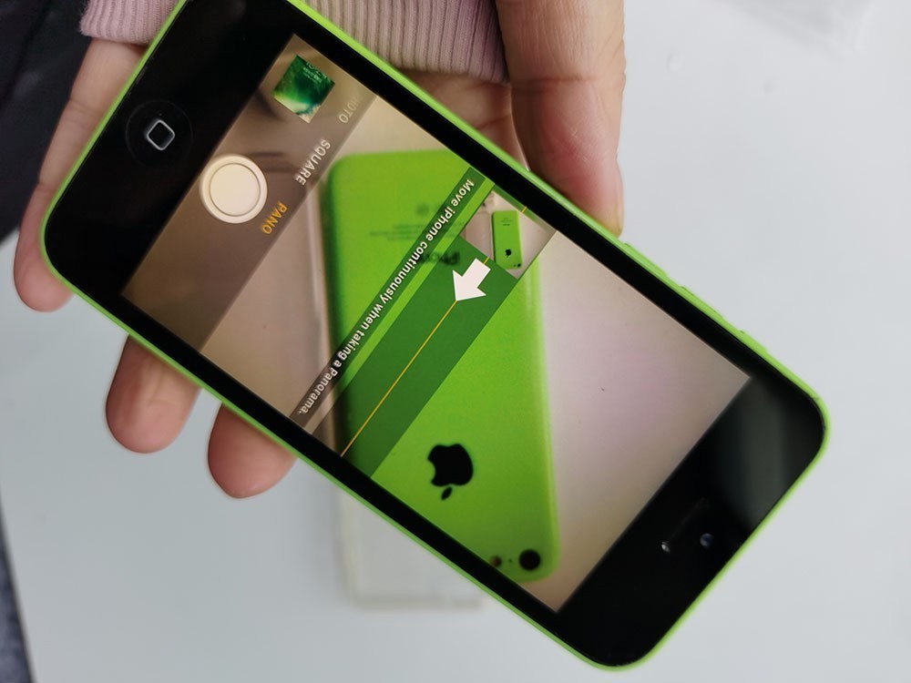 Apple iPhone 5c – 8 GB / 16 GB / 32GB – Green (Unlocked) Appearance 90% N ew