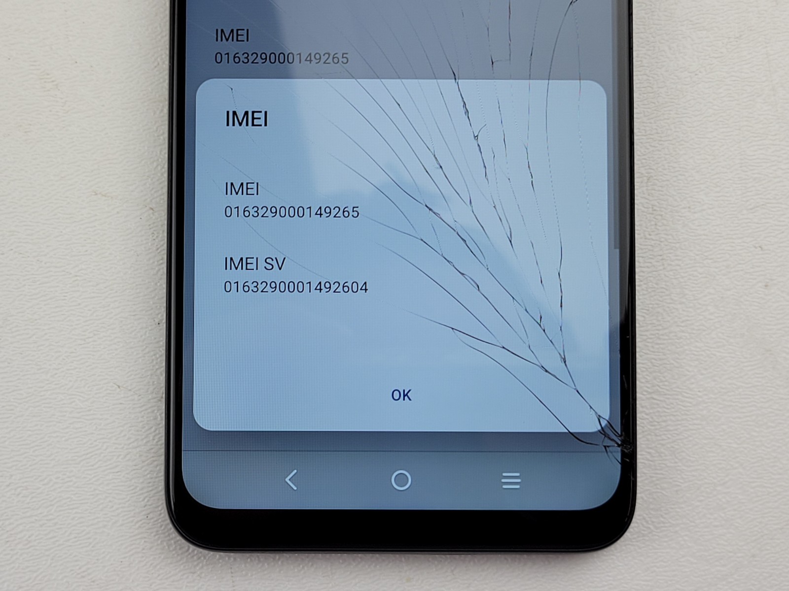 TCL 40 T (T608DL) 32GB – Gray (TracFone) Smartphone – CRACKED – H4854