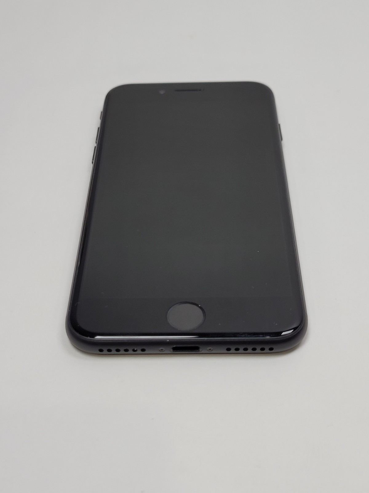 Apple iPhone 7 – 32GB – Black – Unlocked – MNAC2 LL/A – iPhone9,1 (A1660)