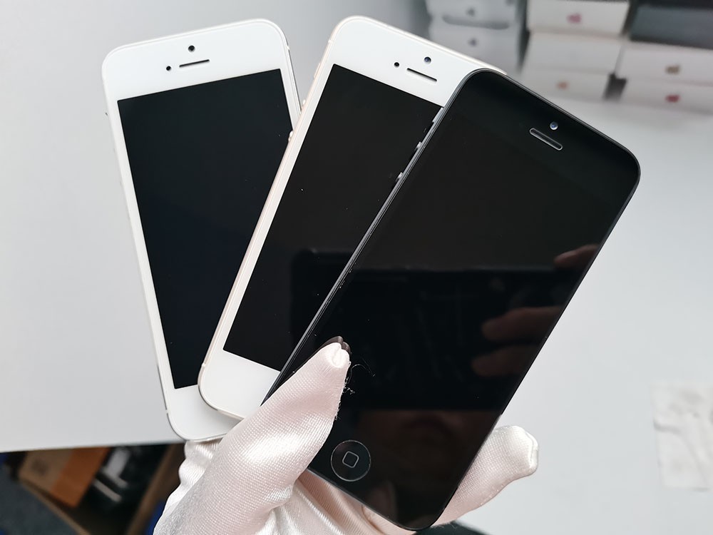 Apple iPhone 5 – Unlocked 16GB / 32GB – Gold/Black/Silver Test Box Sealed