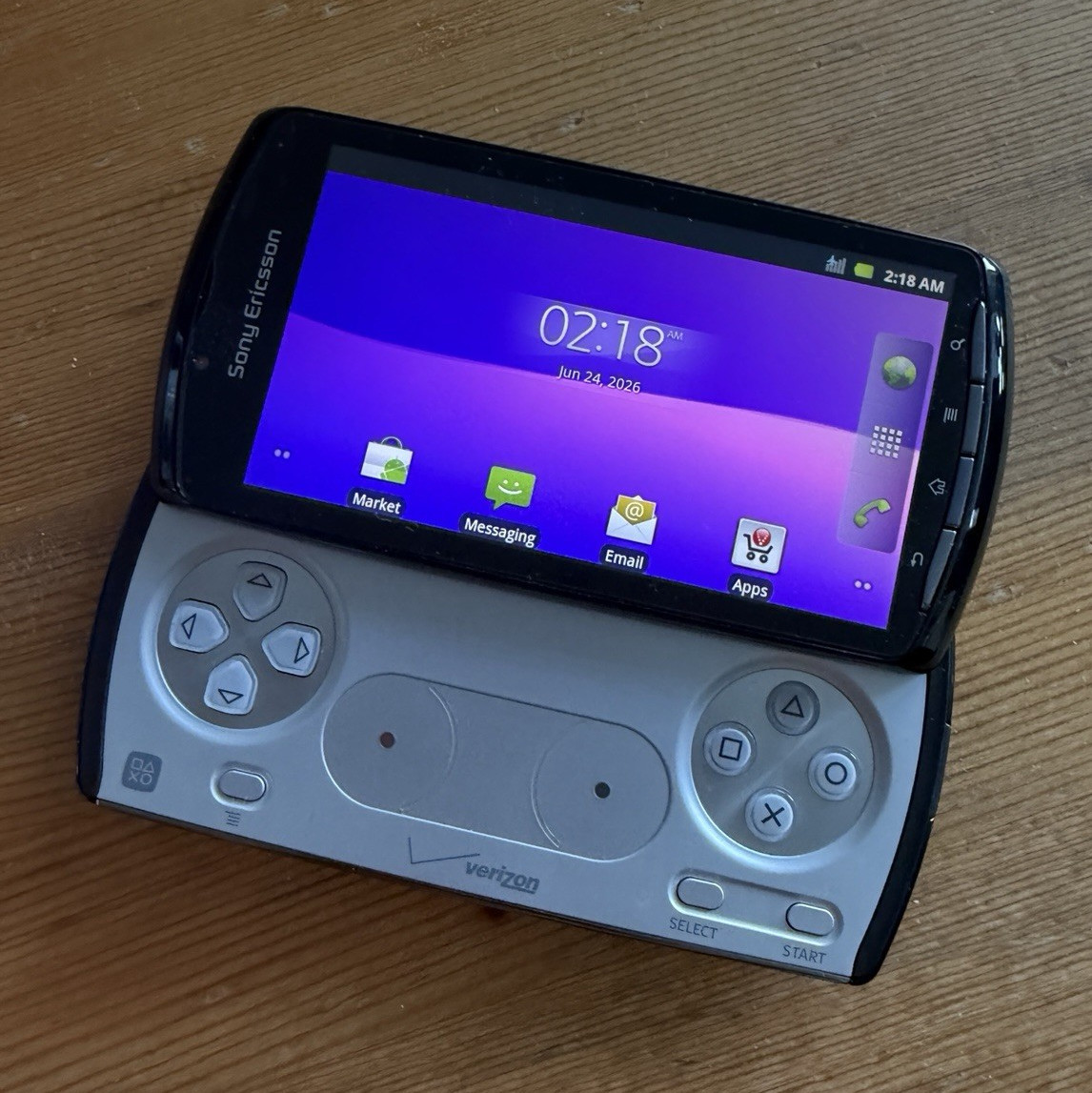 Sony Ericsson Xperia Play Verizon Slider Android 5MP Black/Silver