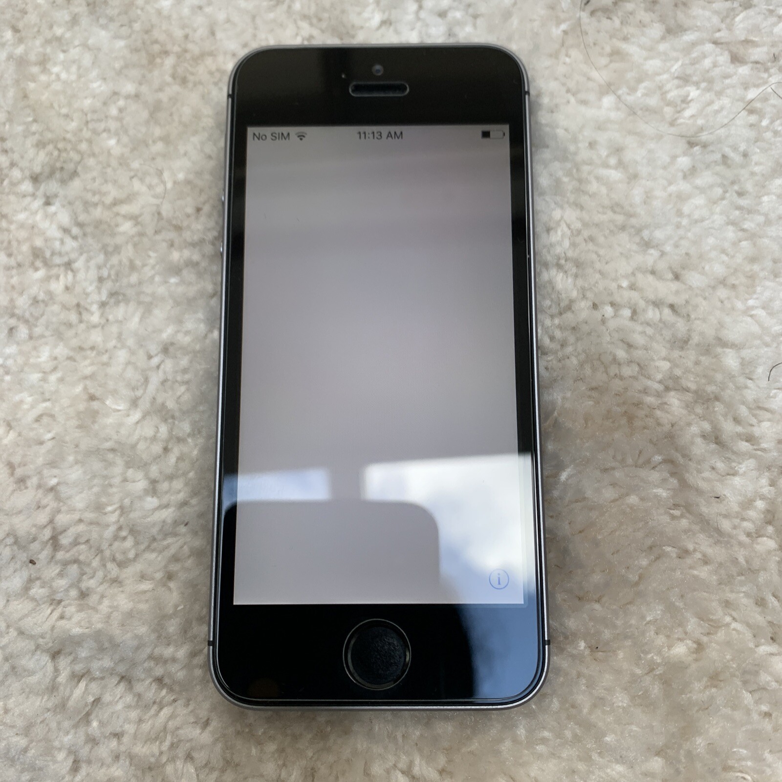 Apple iPhone SE – 16GB – Silver (TracFone) A1662 (CDMA + GSM)
