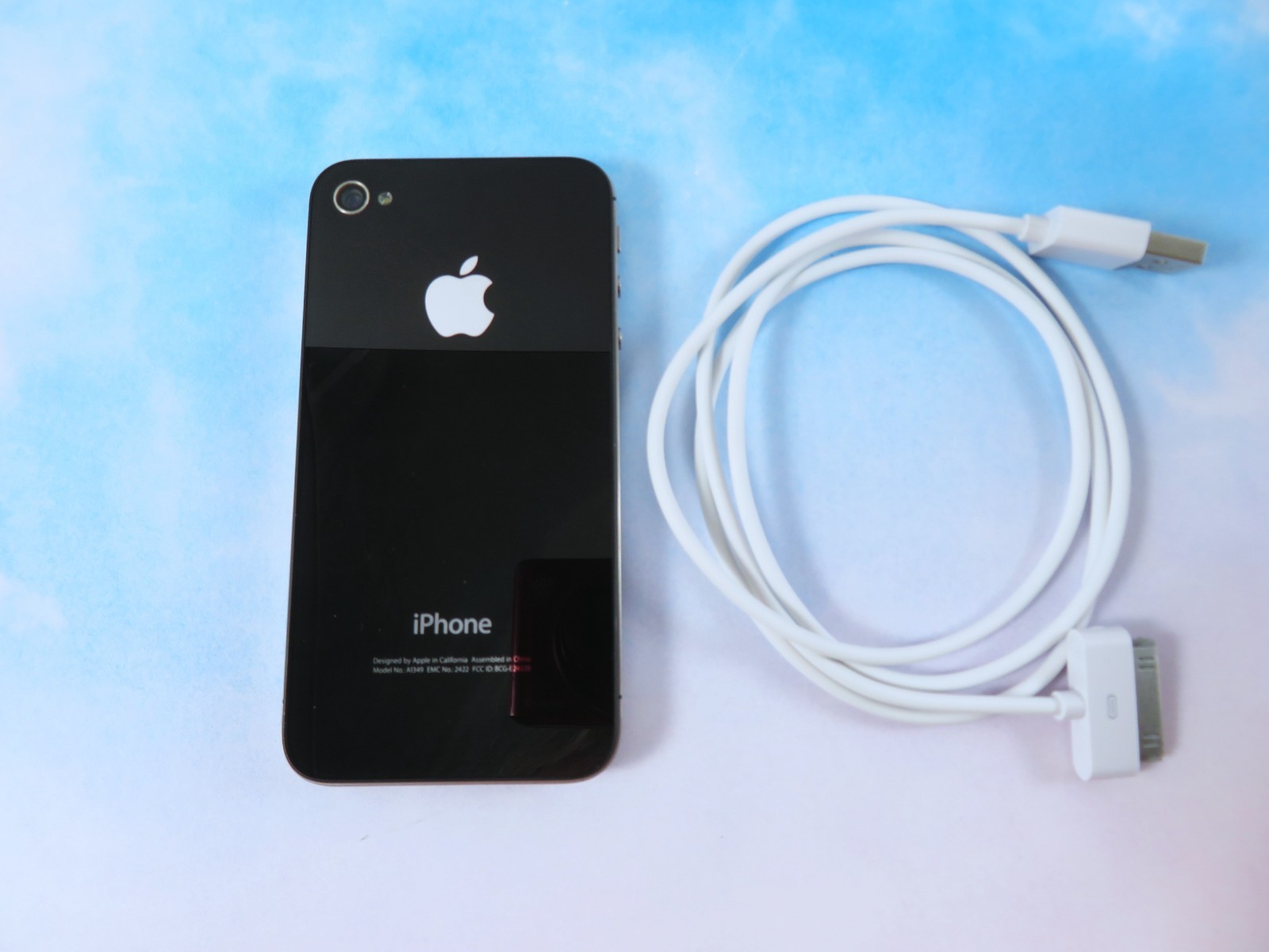 Apple iPhone 4 Black A1349 Verizon 8GB w Original Box Tested Working