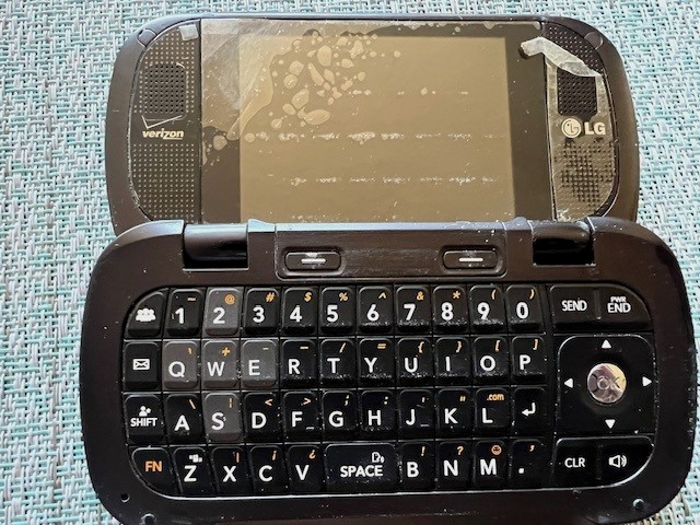 Vintage LGIP 340NV LG Verizon 950mAh 3.6Wh Keyboard, Flip Phone PARTS ONLY