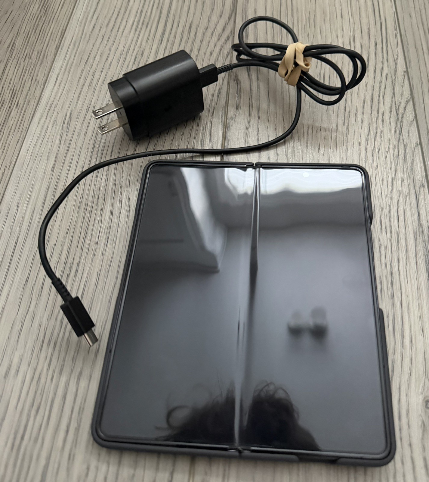 Samsung Galaxy Z Fold5 512 GB Phantom Black UNLOCKED In EXCELLENT Condition