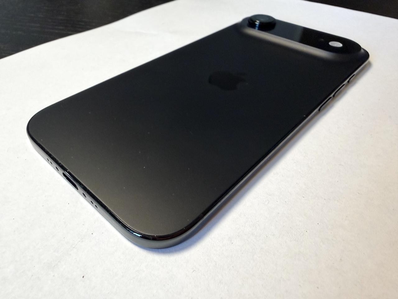 Apple iPhone Air – 256 GB – Space Black (Unlocked) MINT CONDITION!