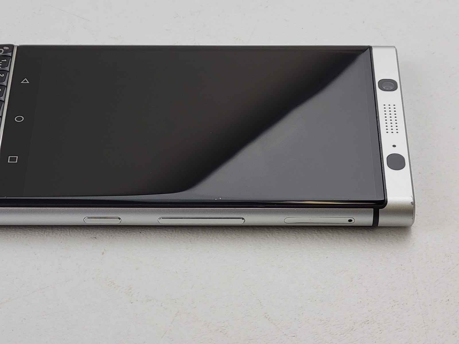 BlackBerry KeyOne (BBB100-3) 32GB – Silver (Sprint) Smartphone – H6690