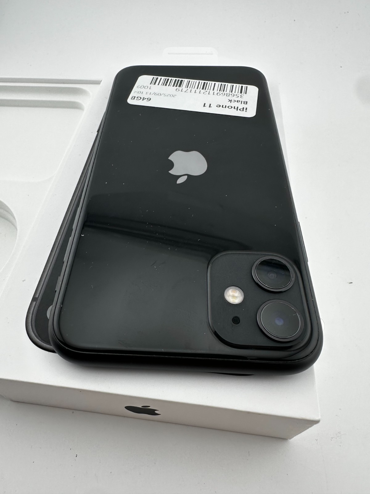 Apple iPhone 11 – 64GB – Black (Unlocked) Battery Health – 100%