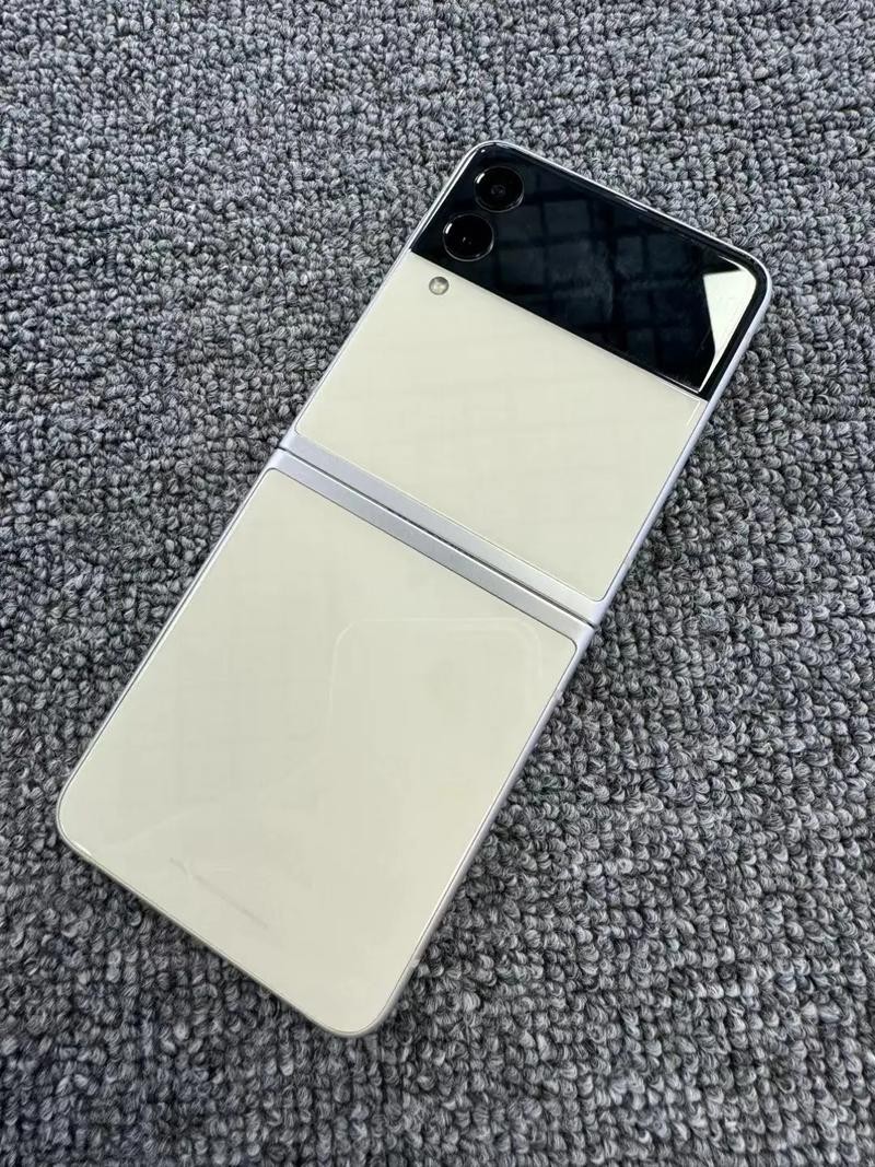 Samsung Galaxy Z FLIP 3 F711U 5G 128GB UNLOCKED Smartphone OPEN BOX Cream US