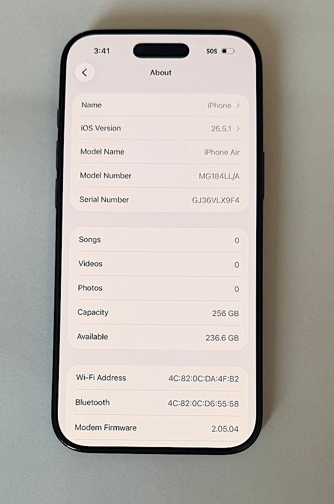 Apple iPhone Air – 256 GB – Space Black (Unlocked) MINT CONDITION!