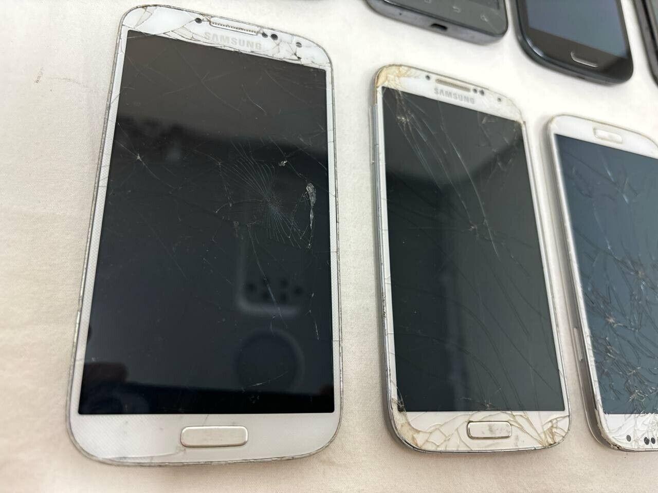 Lot of 8 Phones Samsung Galaxy S2 S3 S4 Note 4 AMOLED 5″ Android 13MP UNTESTED