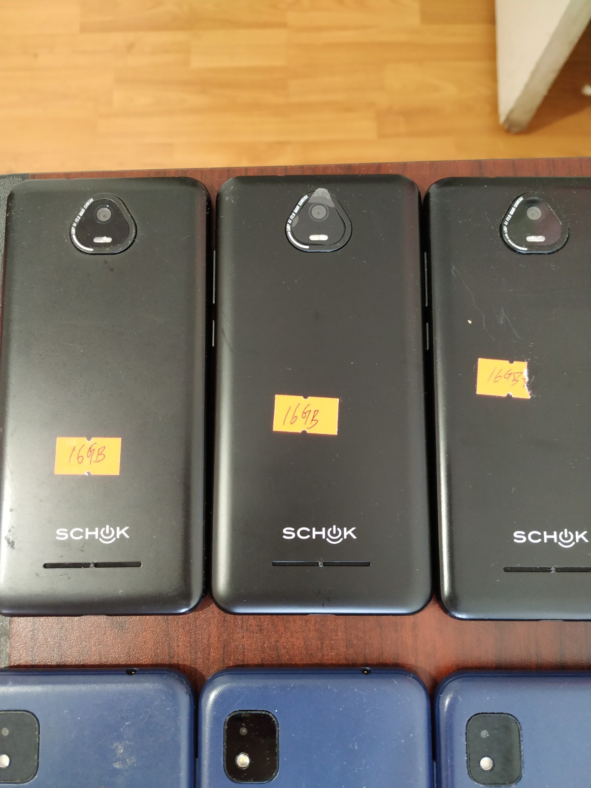 Lot of 8 Wiko U316AT (4pc)/Schok Volt SV55(3pc)/Coolpad Legacy S CP3648A 16GB