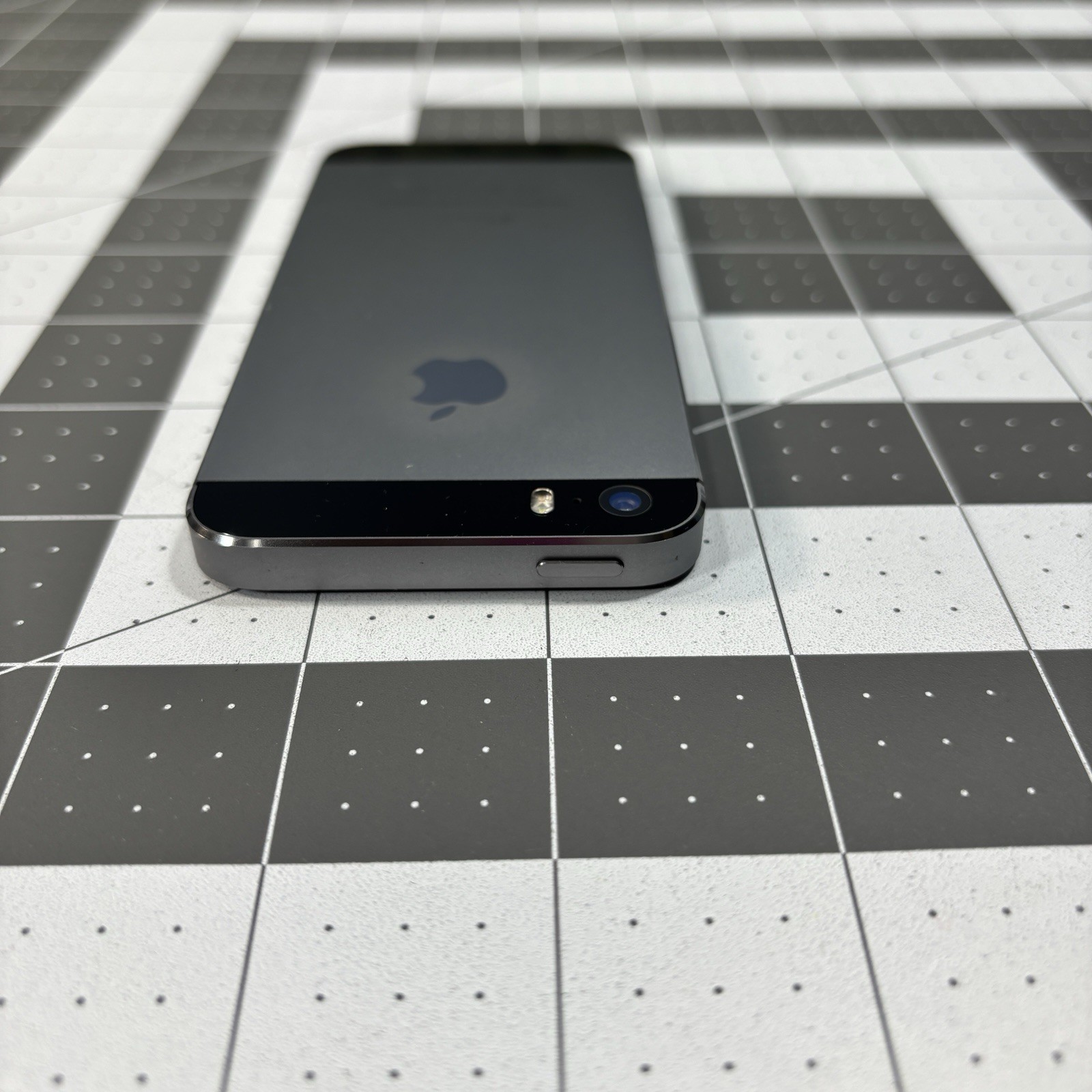 Apple iPhone 5s Space Gray 32GB Model A1533 Unlocked Excellent Condition Works