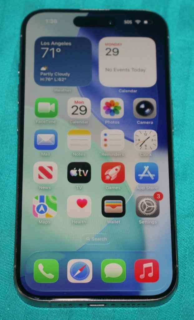 Apple iPhone 15 Pro 128GB Unlocked Very Good Condition – Silver – 88% BATTERY