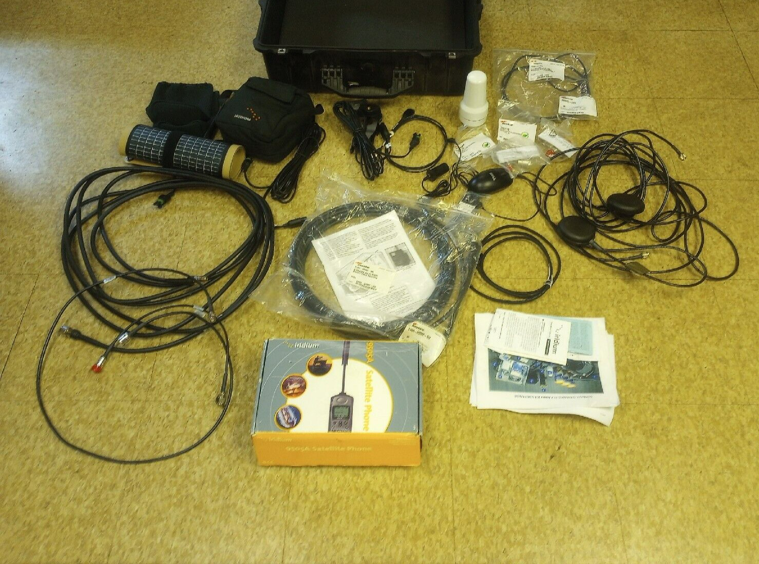 General Dynamics Fly Away Kit (READ DESCRIPTION) Iridium