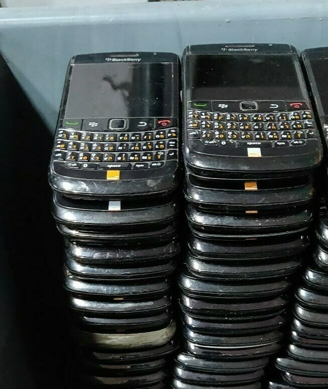 100x Blackberry 9780 Black Phones – AS-IS / Pls. read FULL Description!