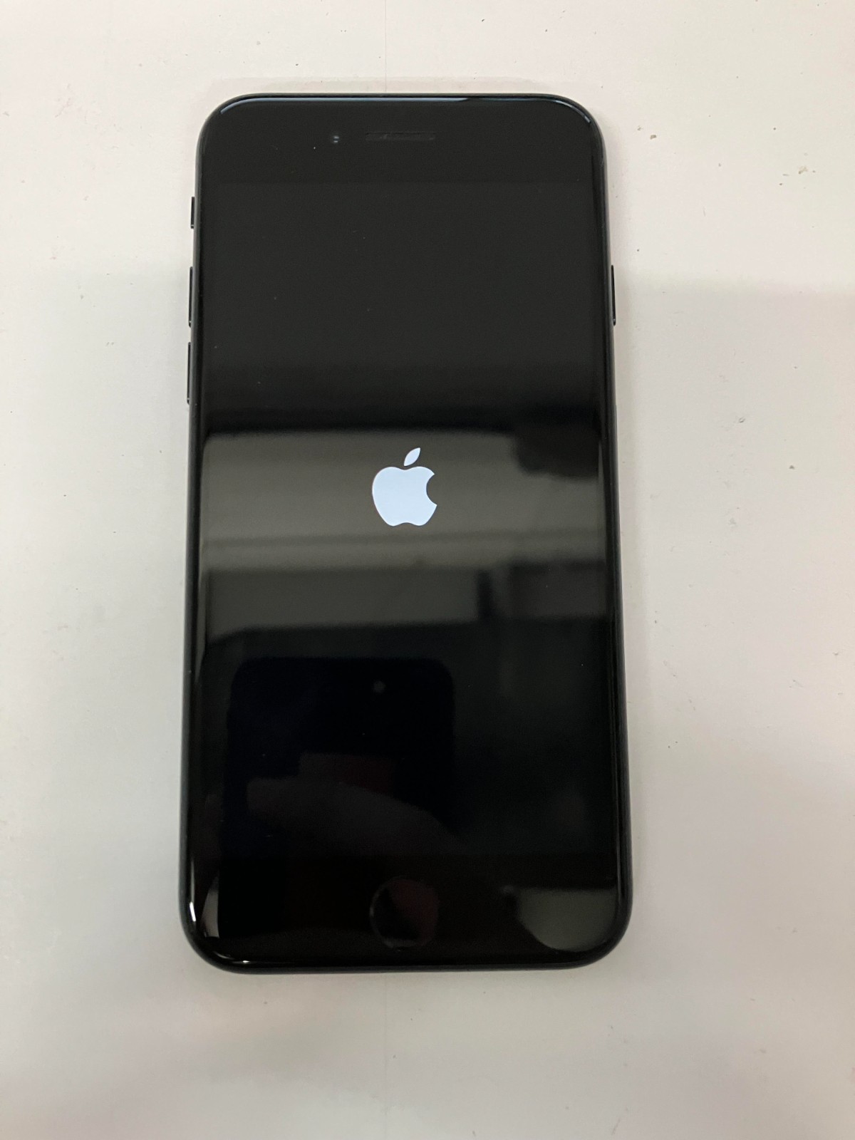 Apple iPhone SE (3rd Gen) – 64GB – Midnight (Visible) ~m2001