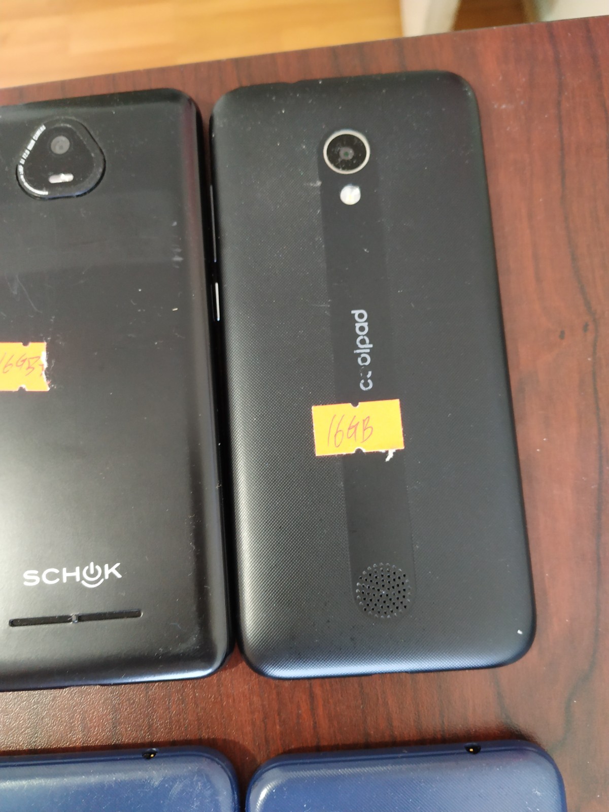 Lot of 8 Wiko U316AT (4pc)/Schok Volt SV55(3pc)/Coolpad Legacy S CP3648A 16GB