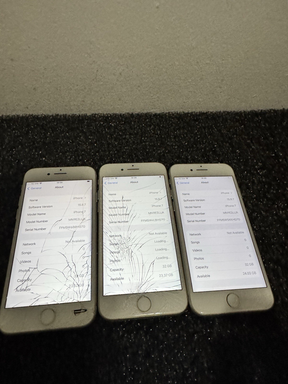 Apple iPhone 7 – 32GB – (Unlocked) A1778 – 3pc LOT – Cracked