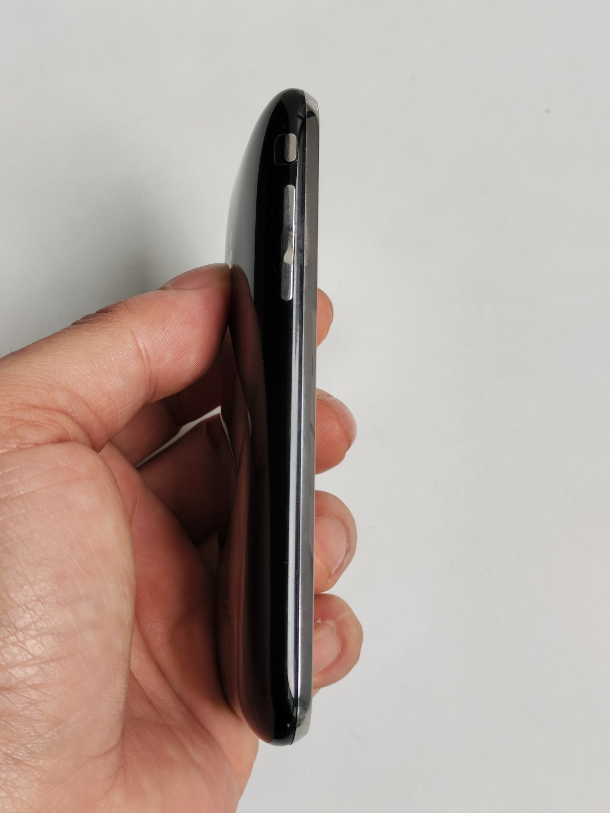 Original&Working Apple iPhone 3G/3GS 8-16-32GB Factory UNLOCKED White/Black