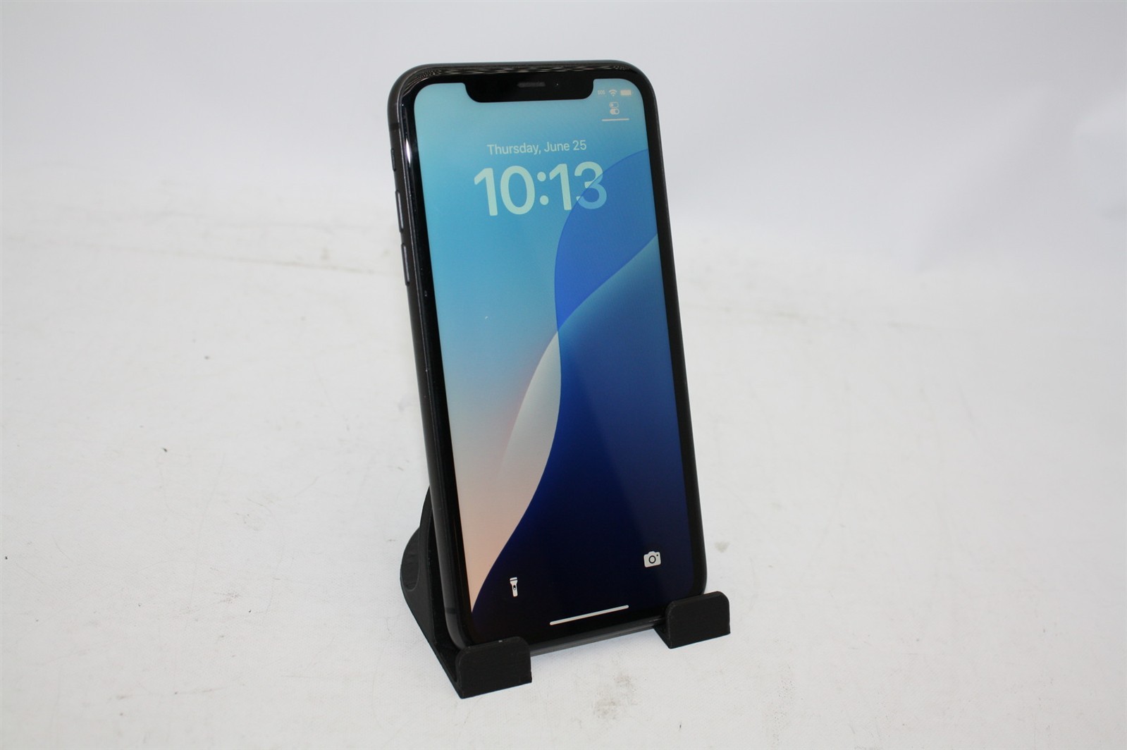 Apple iPhone 11 Black A2111 128GB iOS 18.6 Verizon Only Battery Capacity 80%