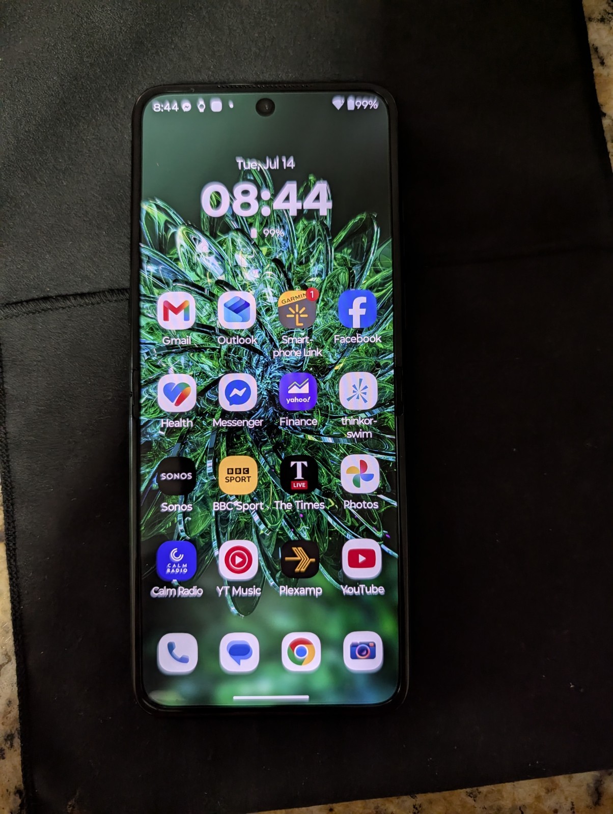 Motorola Razr Ultra 2025 – Scarab -1TB – 16GB RAM – XT2551-1 – Unlocked
