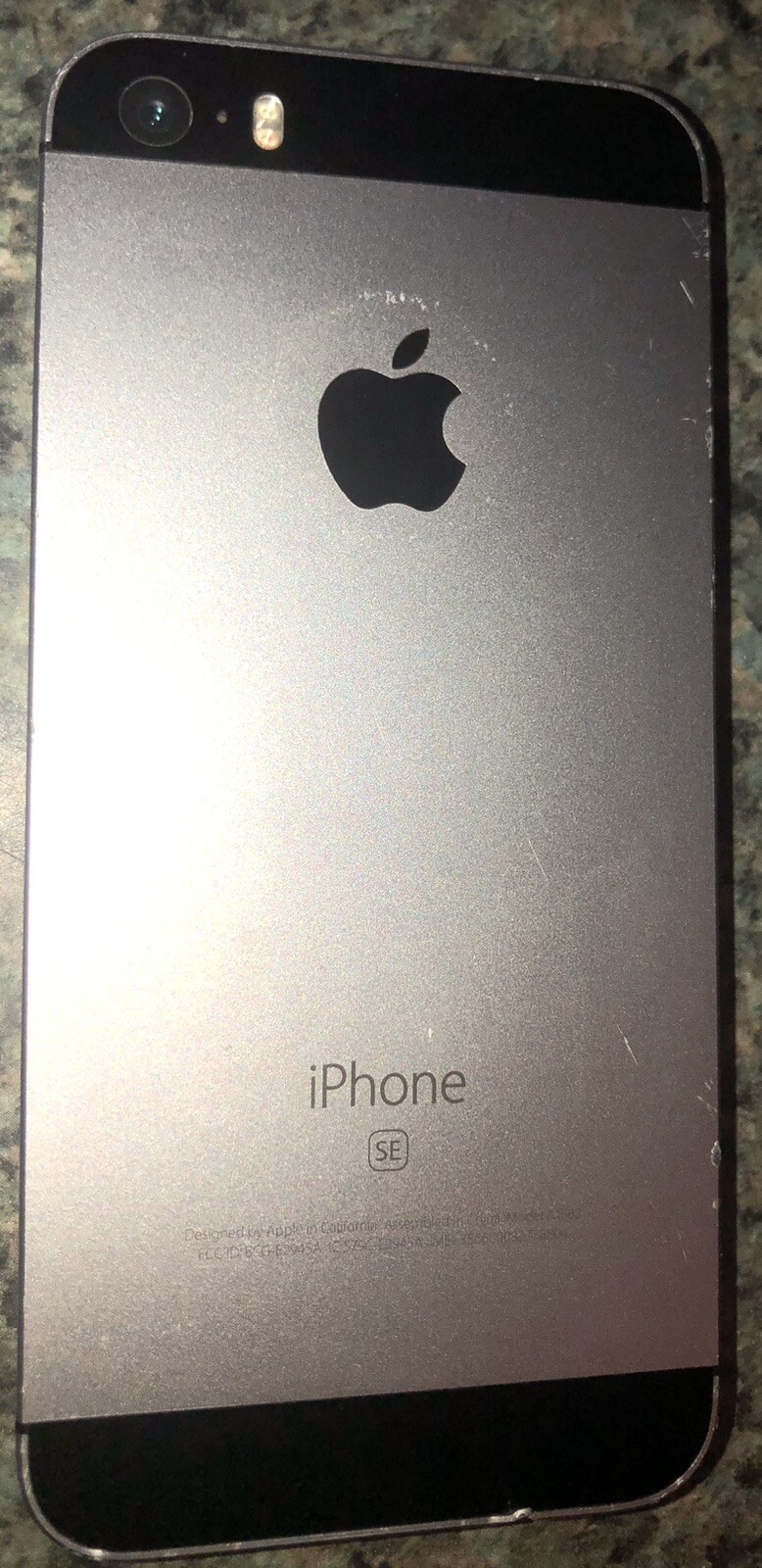 Apple iPhone SE – 32GB – Space Gray A1662 (Supports CDMA , GSM, LTE, UMTS)used