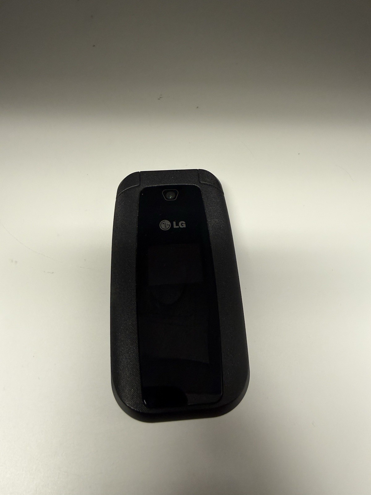 LG 440G / LG440G – Black ( TracFone ) Cellular Flip Phone. Not Tested