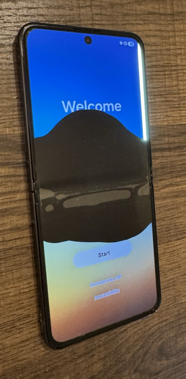 Samsung Galaxy Z Flip5 5G SM-F731U1 512GB Factory Unlocked (BAD INNER LCD)