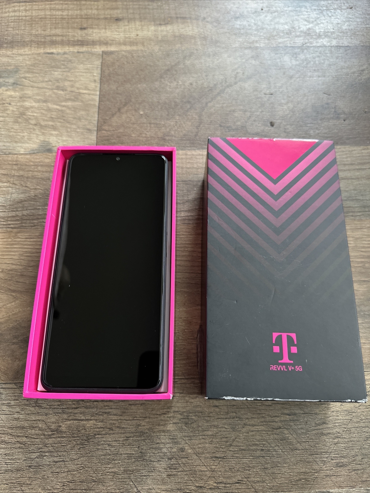 (BRAND NEW STILL WRAPPED) Metro By T-mobile And Unlocked! REVVL V + 5g PHONE