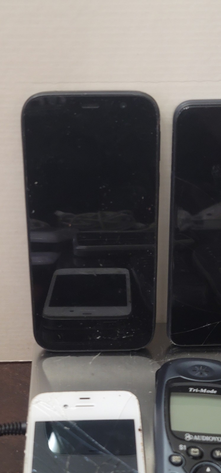 Huge Phone Lot iPhone Samsung Motorola Nextel Blu Audiovox Parts Repair