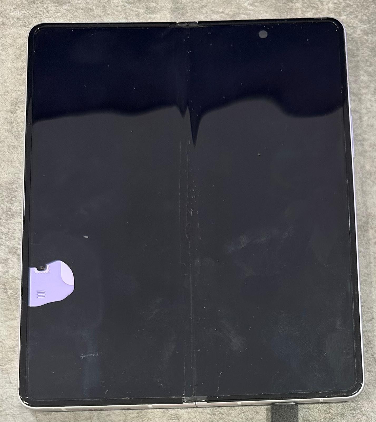 Samsung Galaxy Z Fold 3 5G 256GB Silver (Thom Browne limited edition) – UNLOCKED