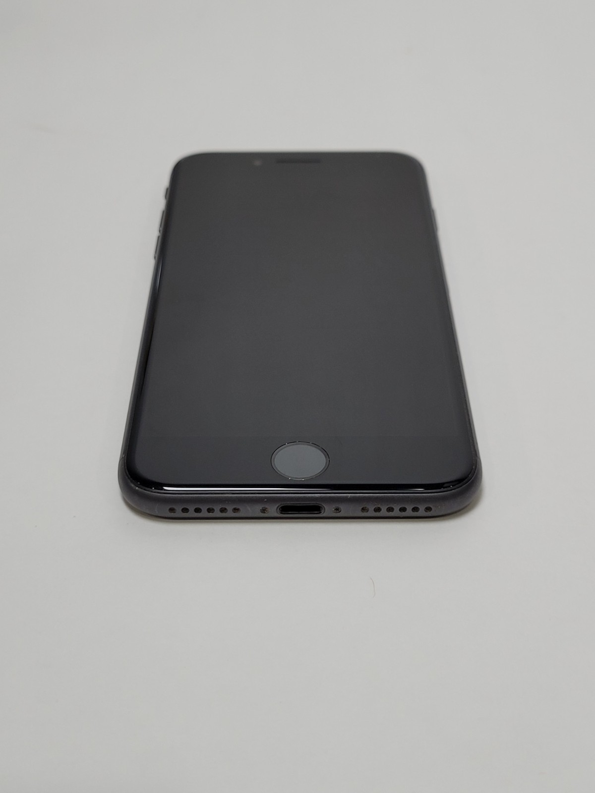 Apple iPhone 8 – 64GB – Grey – AT&T – MQ6V2 LL/A – iPhone10,4 (A1905)