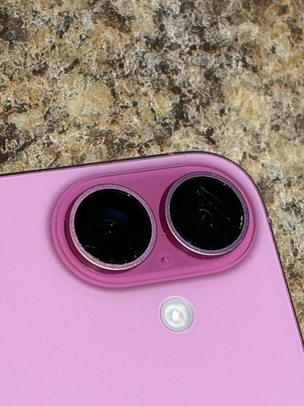 Apple iPhone Pink Smartphone Wi-Fi Bluetooth iOS Bar Style Wireless Mobile Phone