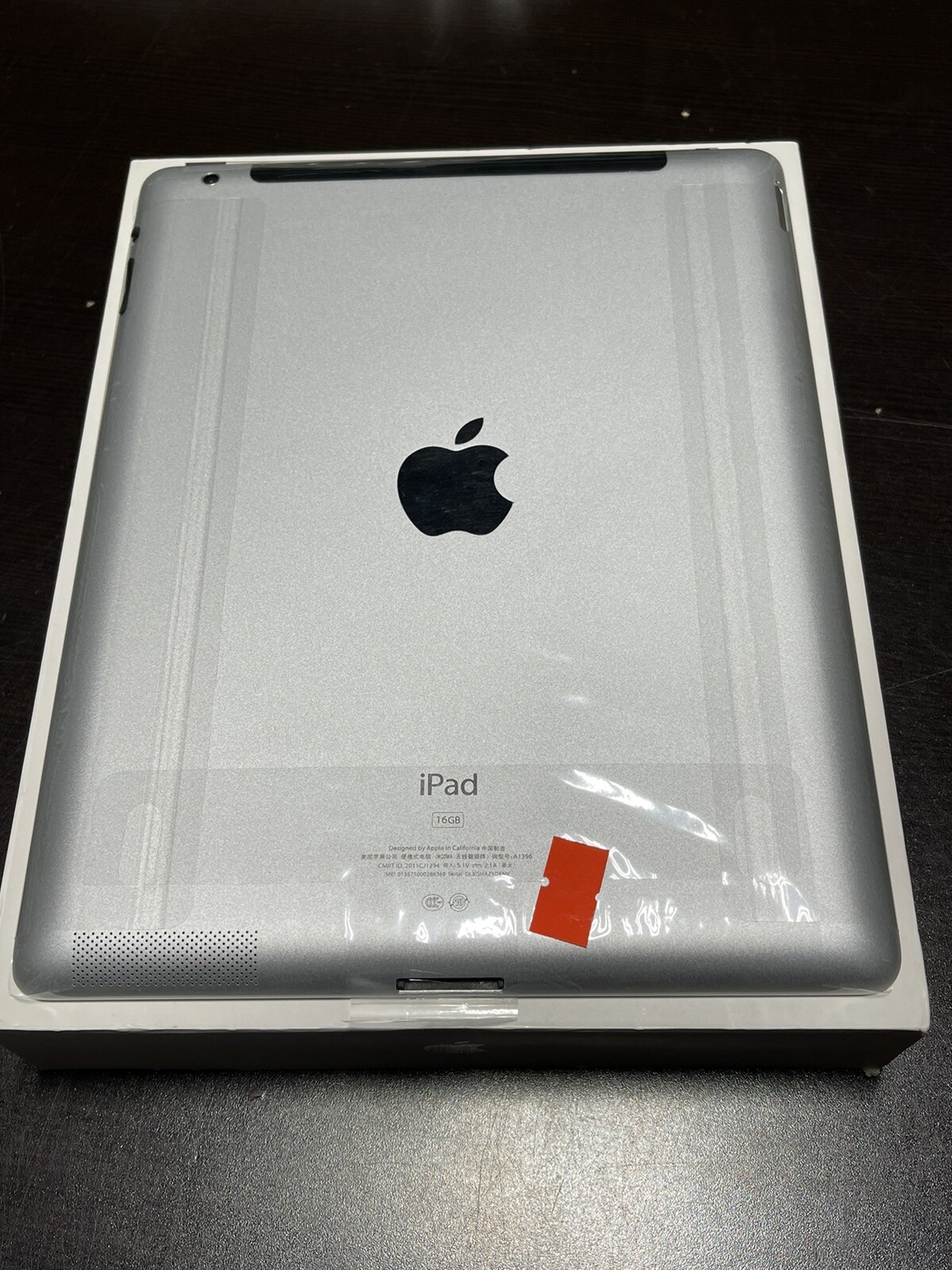 Apple iPad 2 16GB, Wi-Fi + 3G – White (Defect) *READ DESCRIPTION