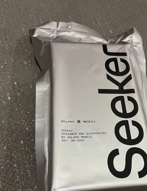Brand NEW Solana Seeker (Original Wrap)
