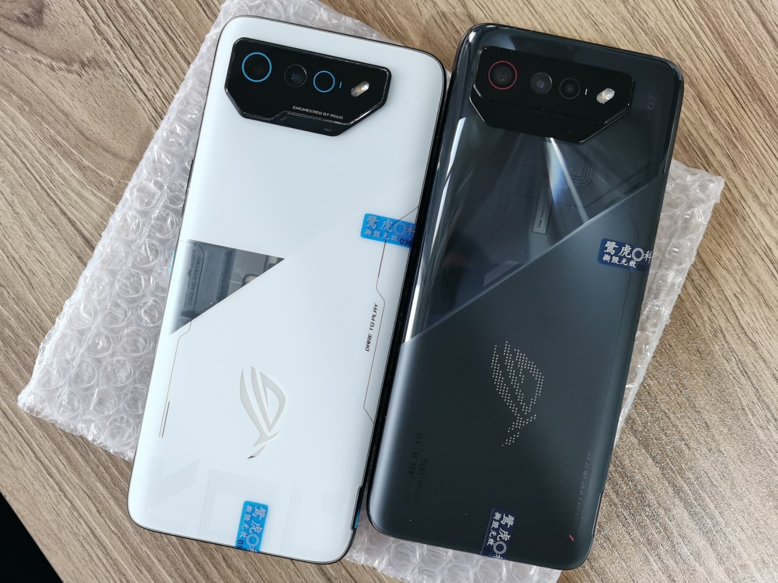 ASUS ROG Phone 7 – 256/512 GB – Storm White /Black (Unlocked) 6000mAh