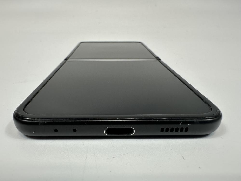 Samsung Galaxy Z Flip3 5G 256GB SM-F711U1 Black (Unlocked) – Broken