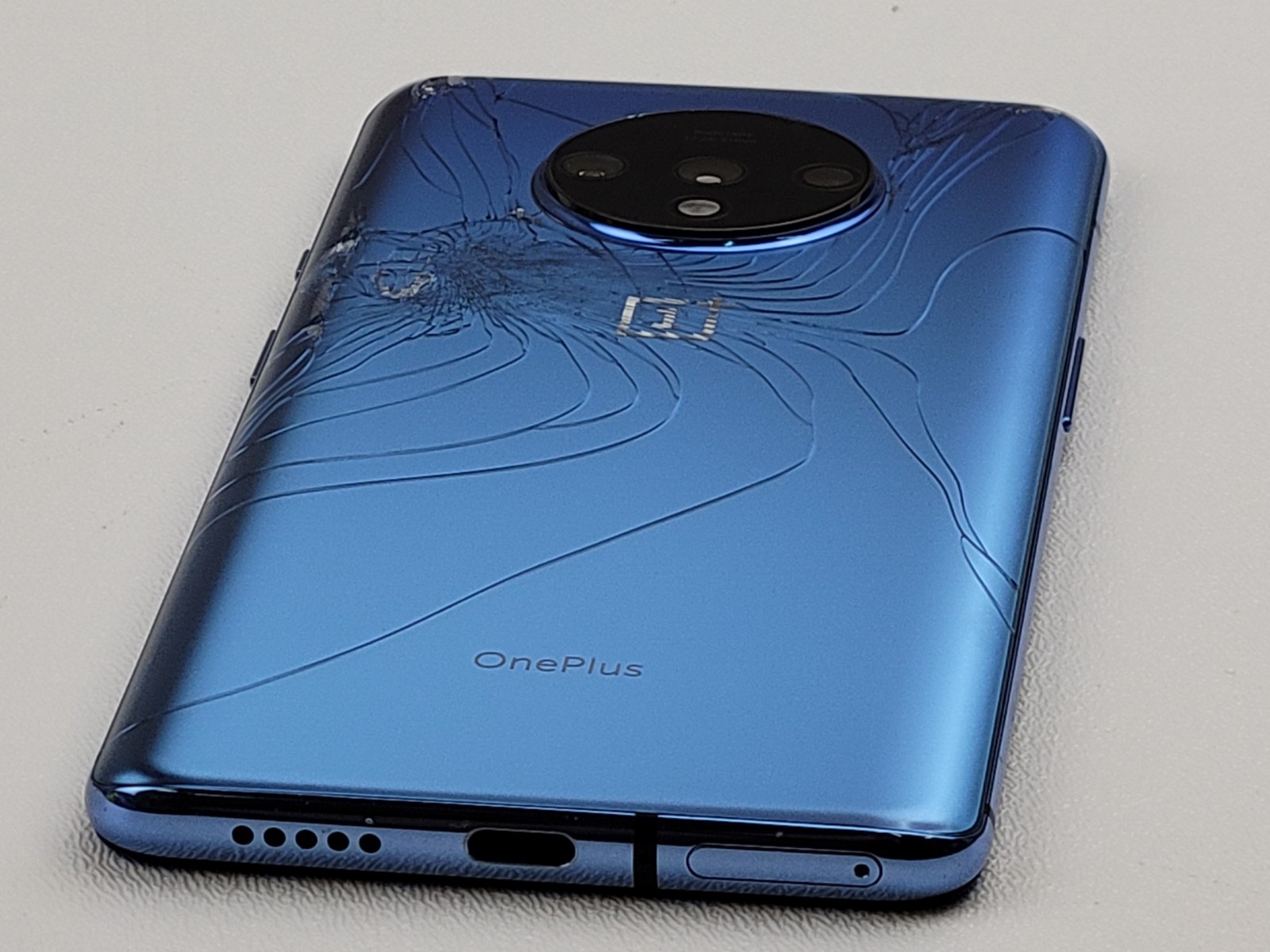 OnePlus 7T (HD1901) 256GB (GSM Unlocked) Dual SIM – POOR CONDITION – H7286