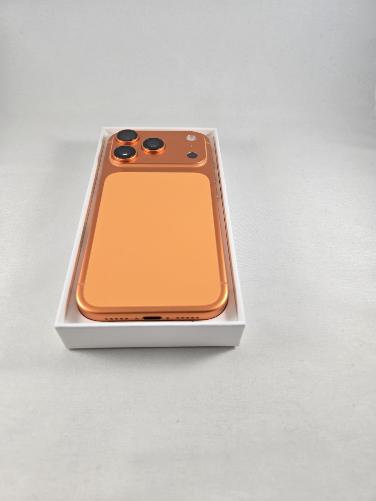 Apple iPhone 17 Pro 256GB Cosmic Orange Boost Mobile network only