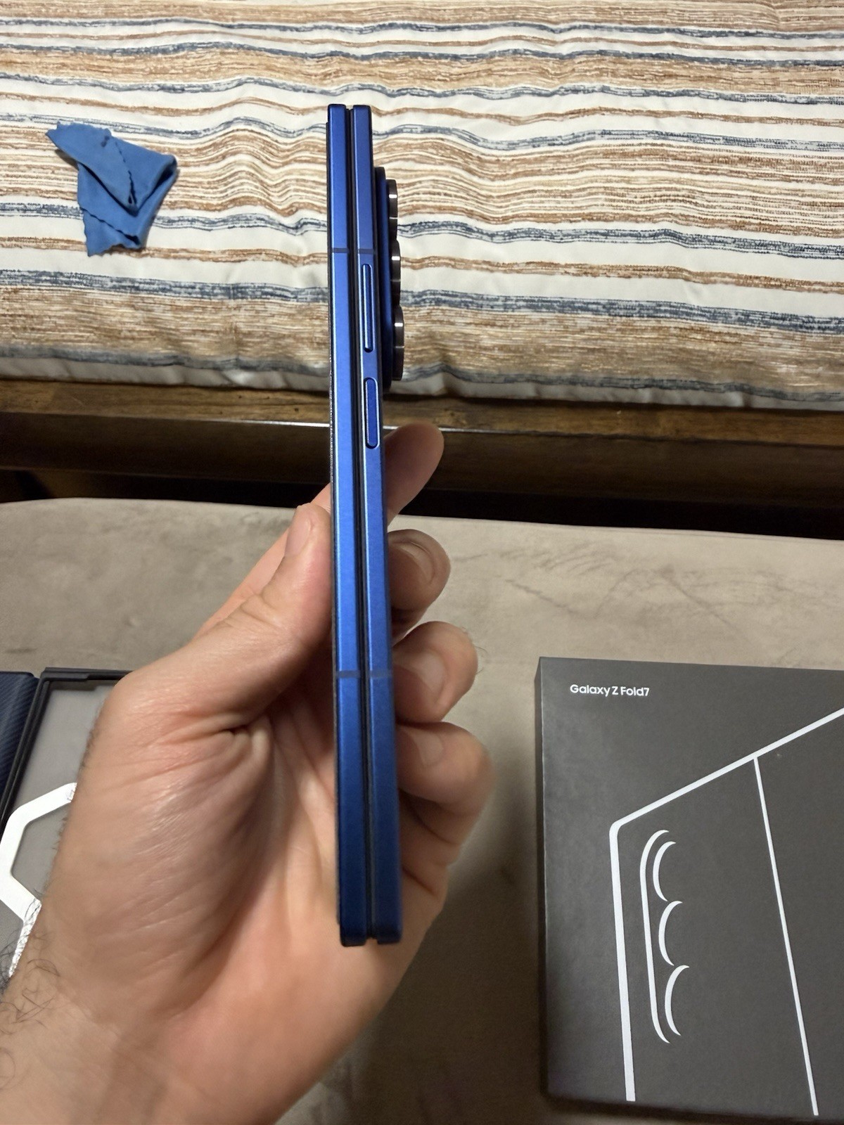 Samsung Galaxy Z fold 7 Blue Shadow unlocked 256gb