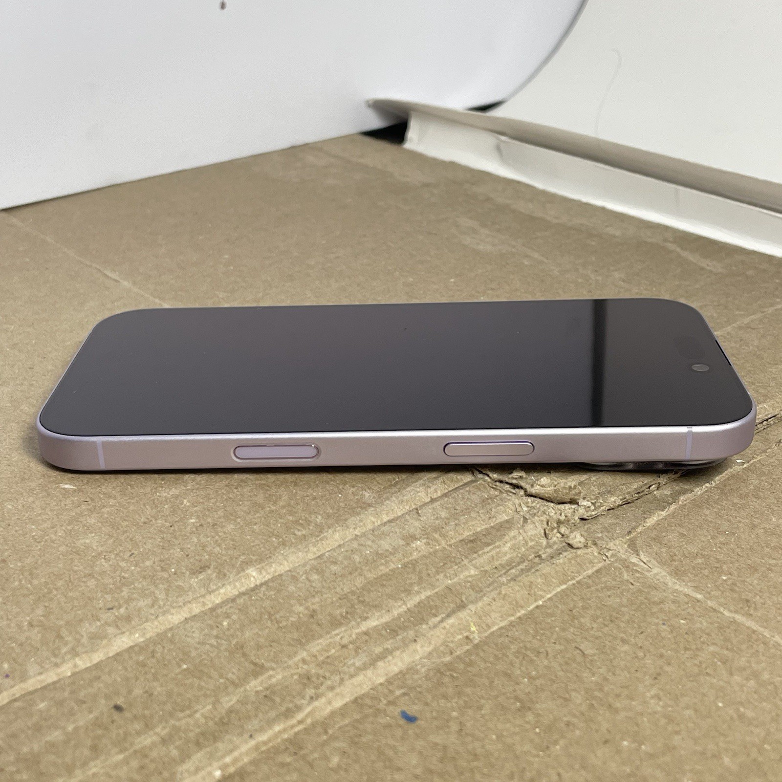Apple iPhone 17 – 256GB – Lavender (Unlocked) – 100% 🔋