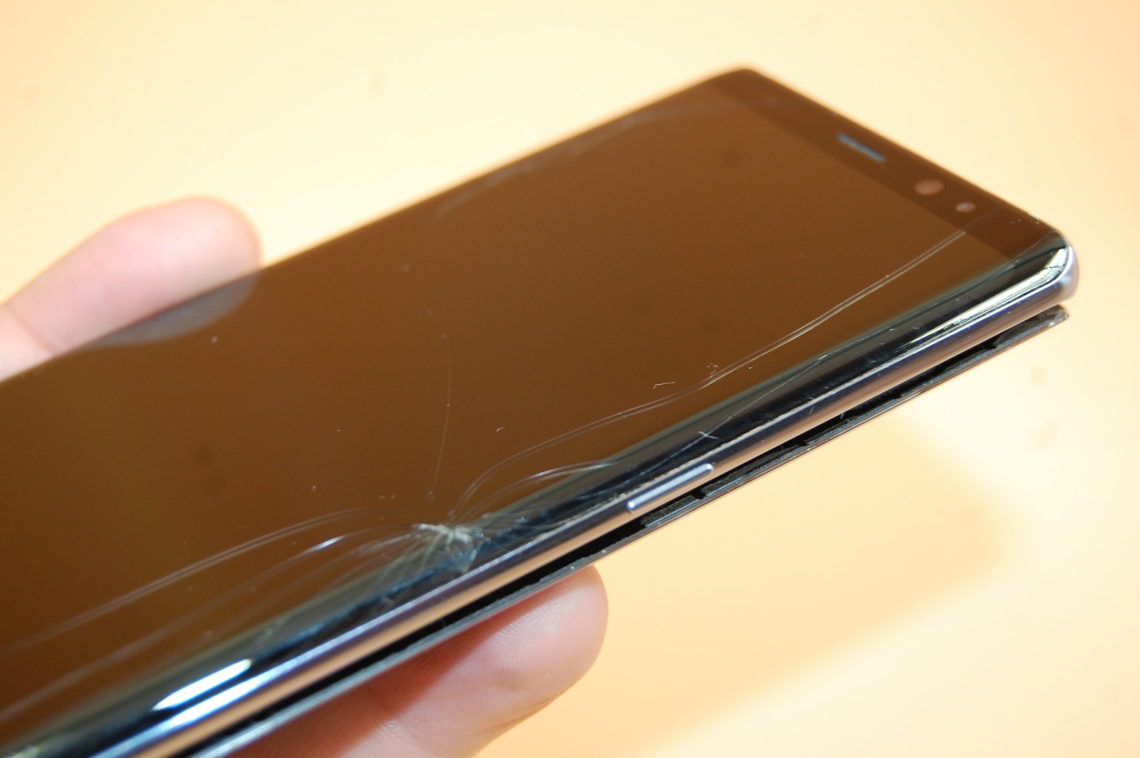 Samsung Galaxy Note8 N950U (Cracked Screen, Bloated) For Parts/Repair