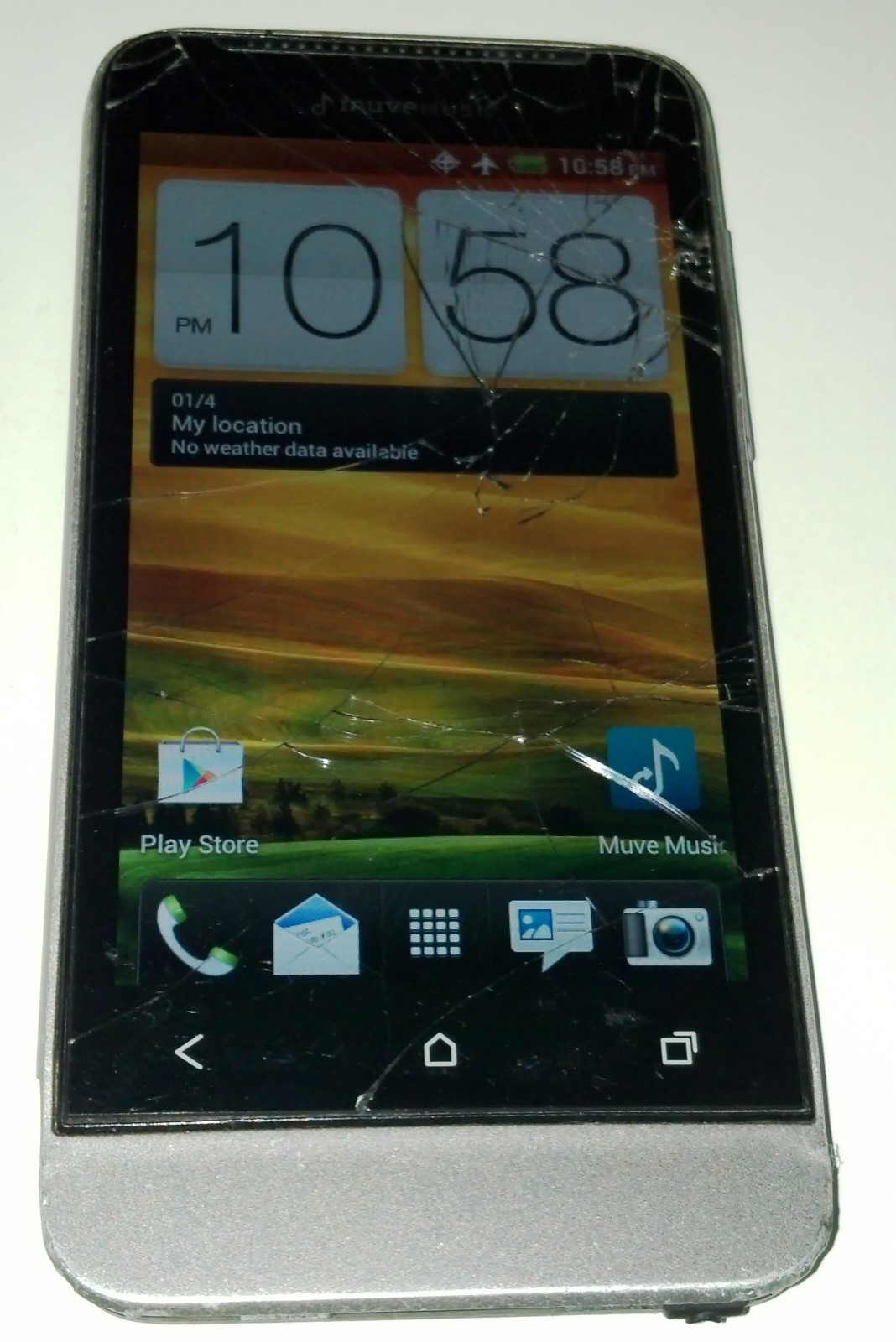 HTC One V – 4GB – Grey (Cricket) Smartphone Cracked Glass Bad WiFi