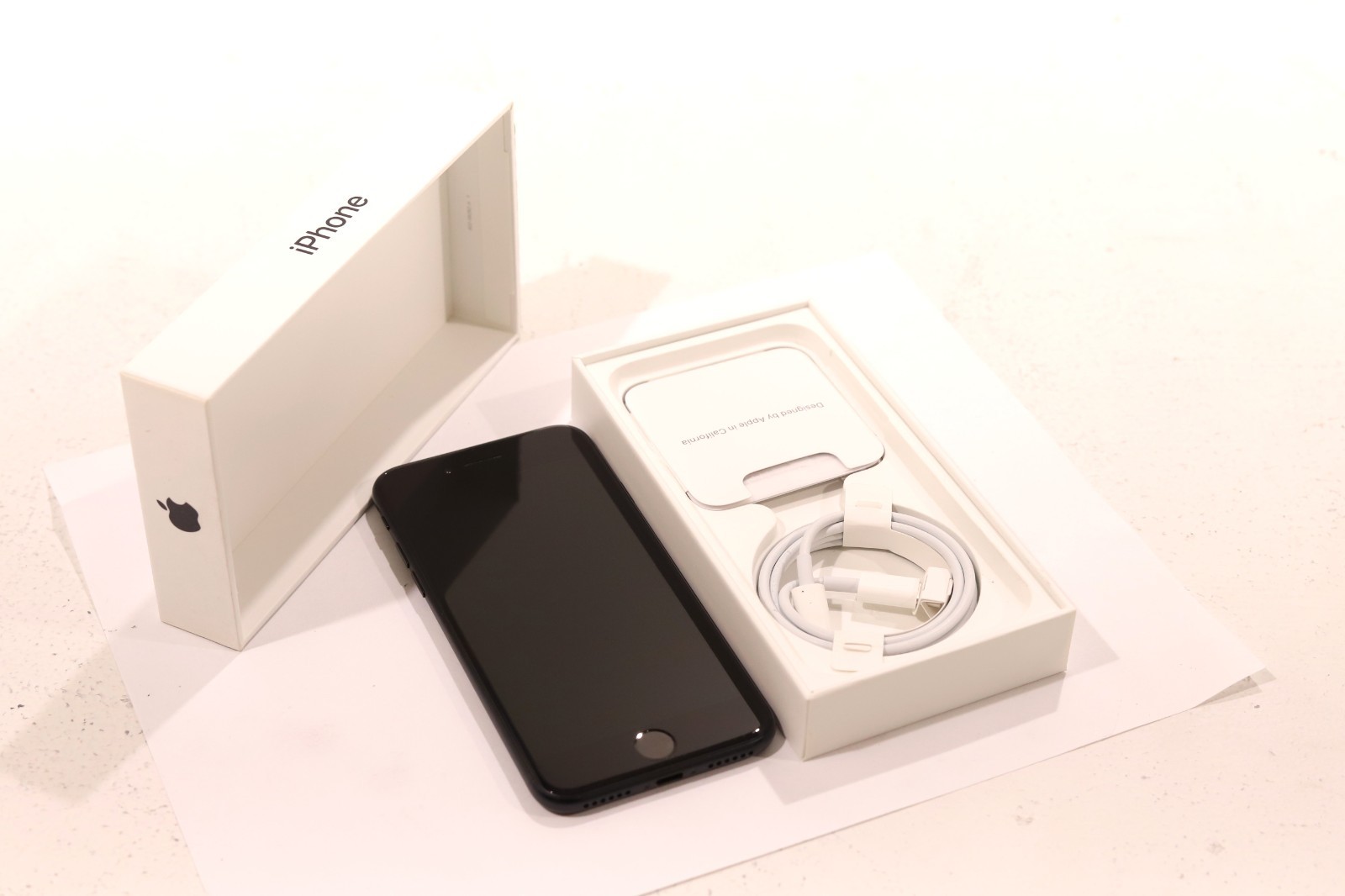 Apple iPhone SE 3rd Gen A2595 64GB 89% Midnight Black Unlocked P/N: MMX53LL/A