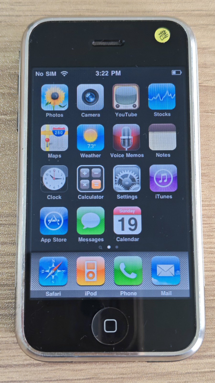 Apple iPhone 1st Generation iPhone 2G GSM Unlocked Gray 4/8/16GB iOS 1/iOS 3