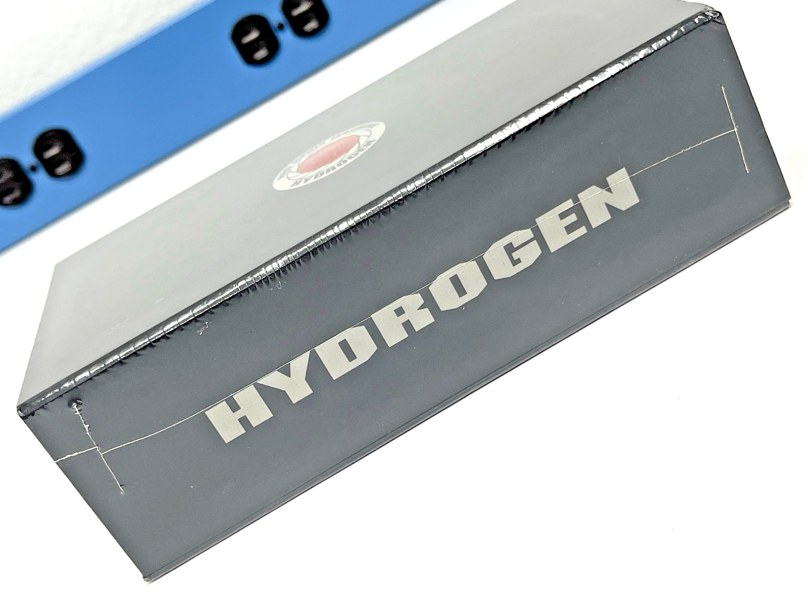BRAND NEW RED Hydrogen One (H1T1000) 256GB 4G LTE (Verizon & Unlocked) Titanium