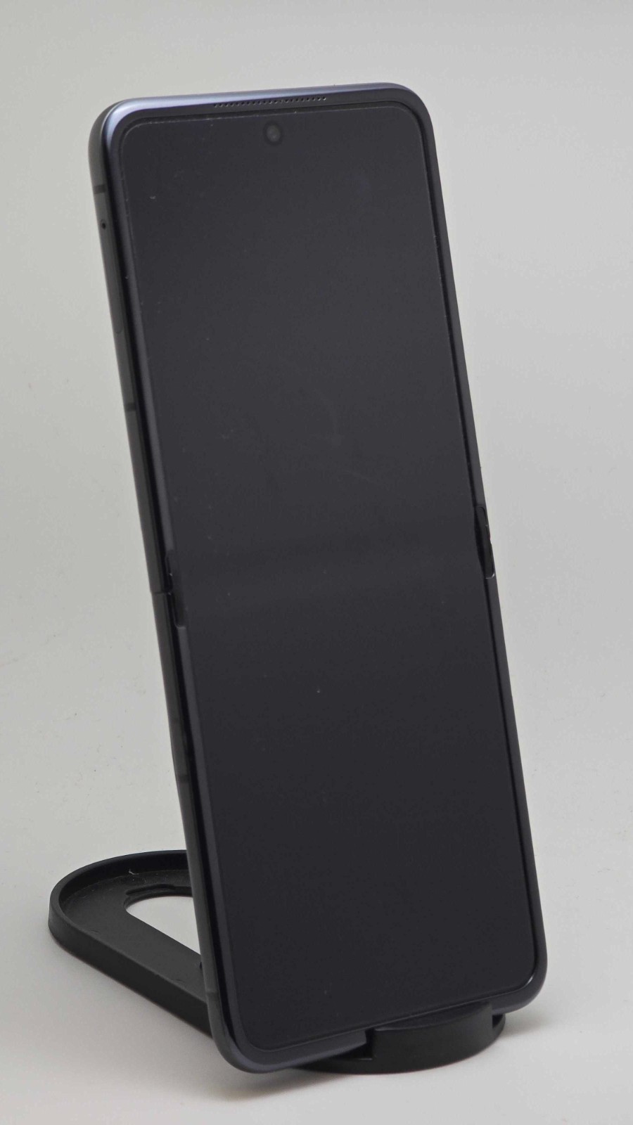 Motorola Razr 5G 2024 Koala Gray 256GB – Network Unlocked – LCD Line/Spot Issue
