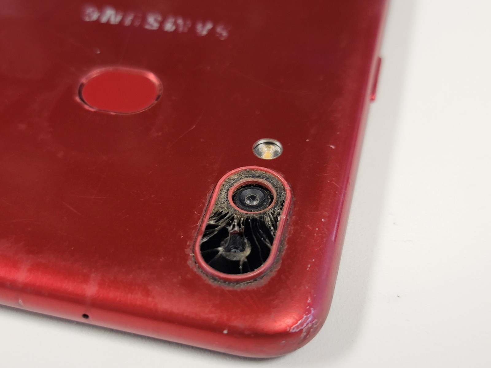 Samsung Galaxy A10s (SM-A107M) 32GB – Red (Telcel) Smartphone – CRACKED – N786
