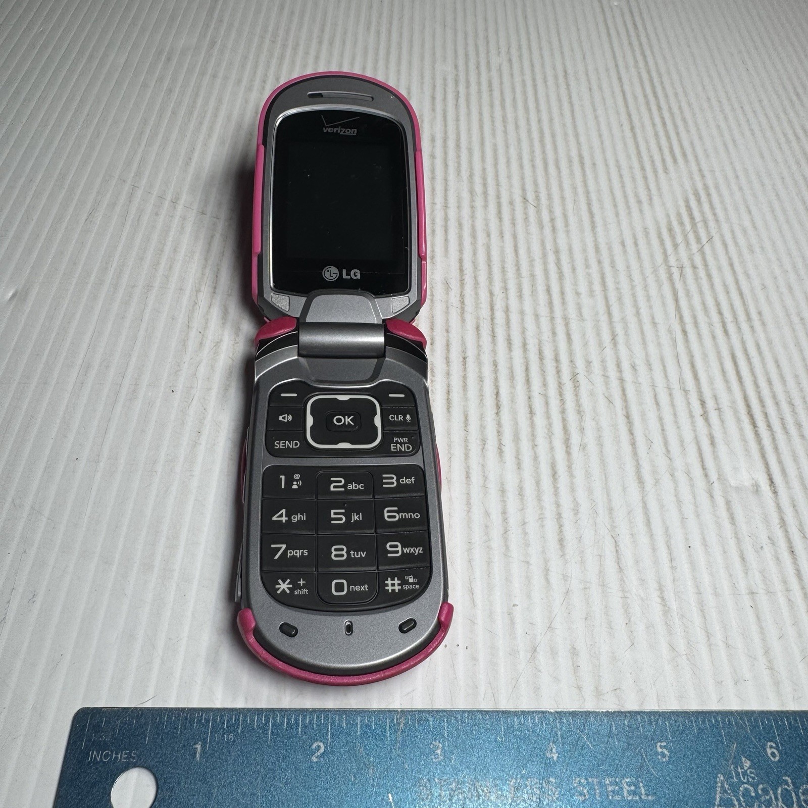 LG Revere 2 LG-VN150 Black 2.2″ Display Verizon Bluetooth Cellular Flip Phone